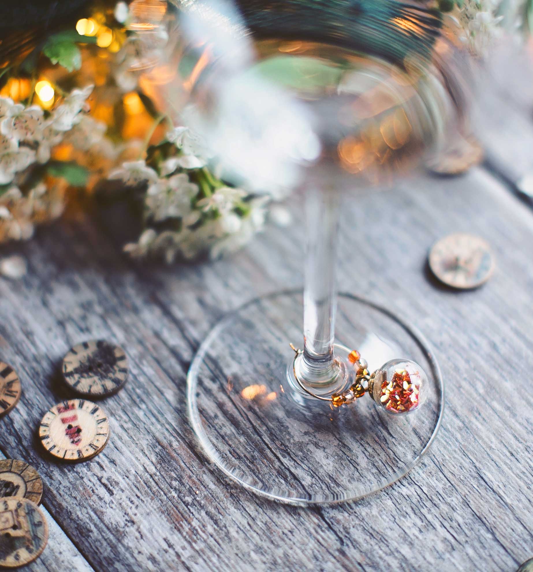 origineel cadeau uniek geschenk glazen shakerballetjes kerstballen wijnglasmarkers glasmarkers