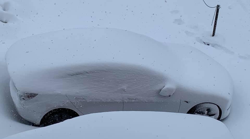 Vores Model 3 blev over natten opgraderet til en Model Y dejligt med 10 cm mere højde :)