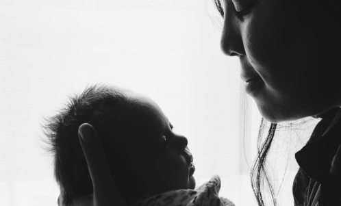 Vi søger gravide og forældre til vigtig formidling om hverdagen med en baby