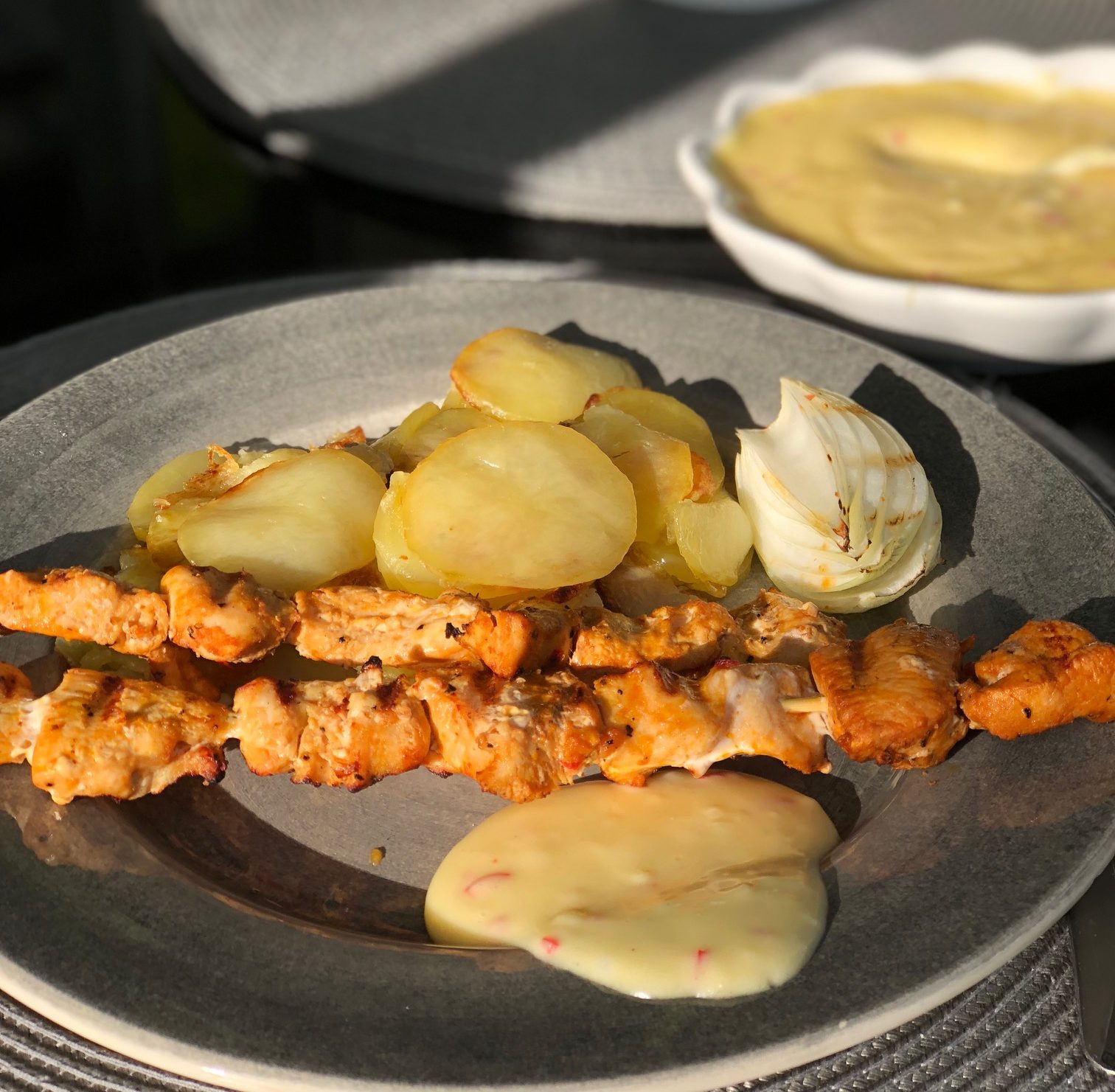 kycklingspett med chiliaioli