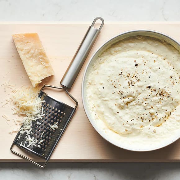 parmesan och vitlökssås