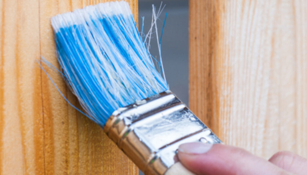 apply-blue-brush-carpentry-221027