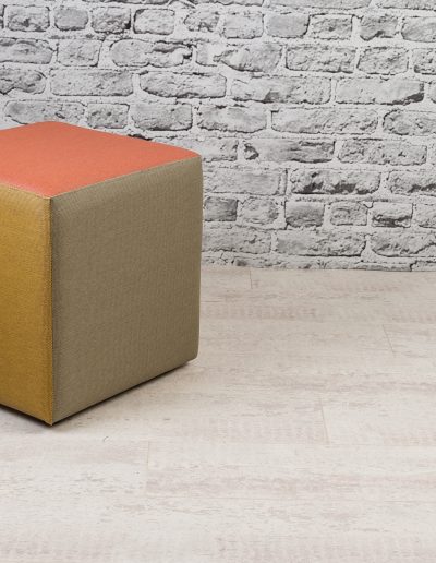 Kyubu cube stool
