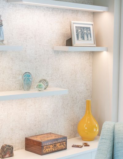 Bespoke shelves - Living room design