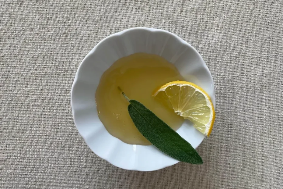 Salbeihonig-Hustensaft selber machen