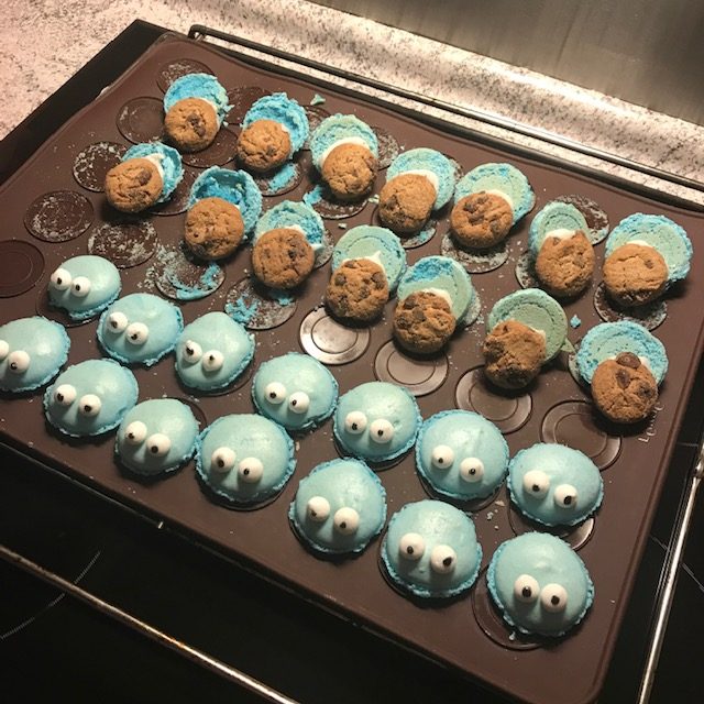 cookiemonster macarons