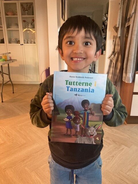 Boganmeldelse – Tutterne i Tanzania