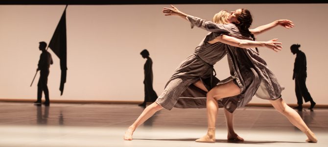 Carrying a Dream – Dansk Danseteater.