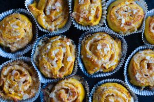 saffransbullar-med-mandelmassa-vitchocklad-glutenfria