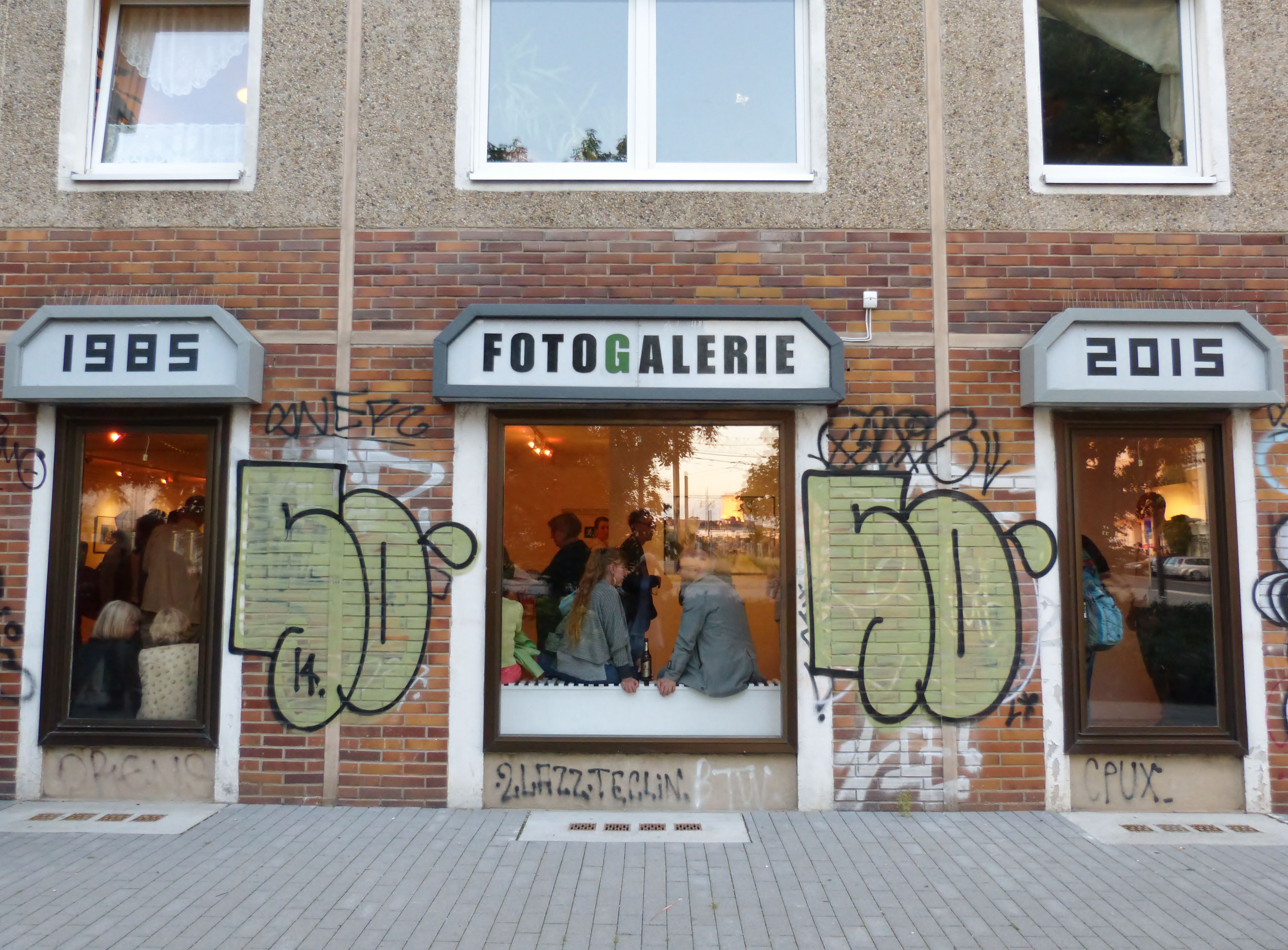 Jubiläumsausstellung in der Fotogalerie Friedrichshain: Farbe und digital von Fall zu Fall