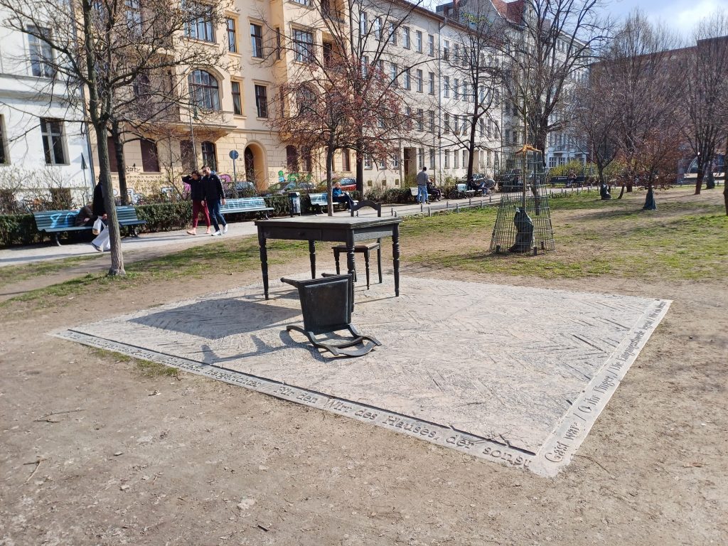 Karl Biedermann, Der verlassene Raum, Koppenplatz, Berlin, 09.03.2024. Foto © Urszula Usakowska-Wolff