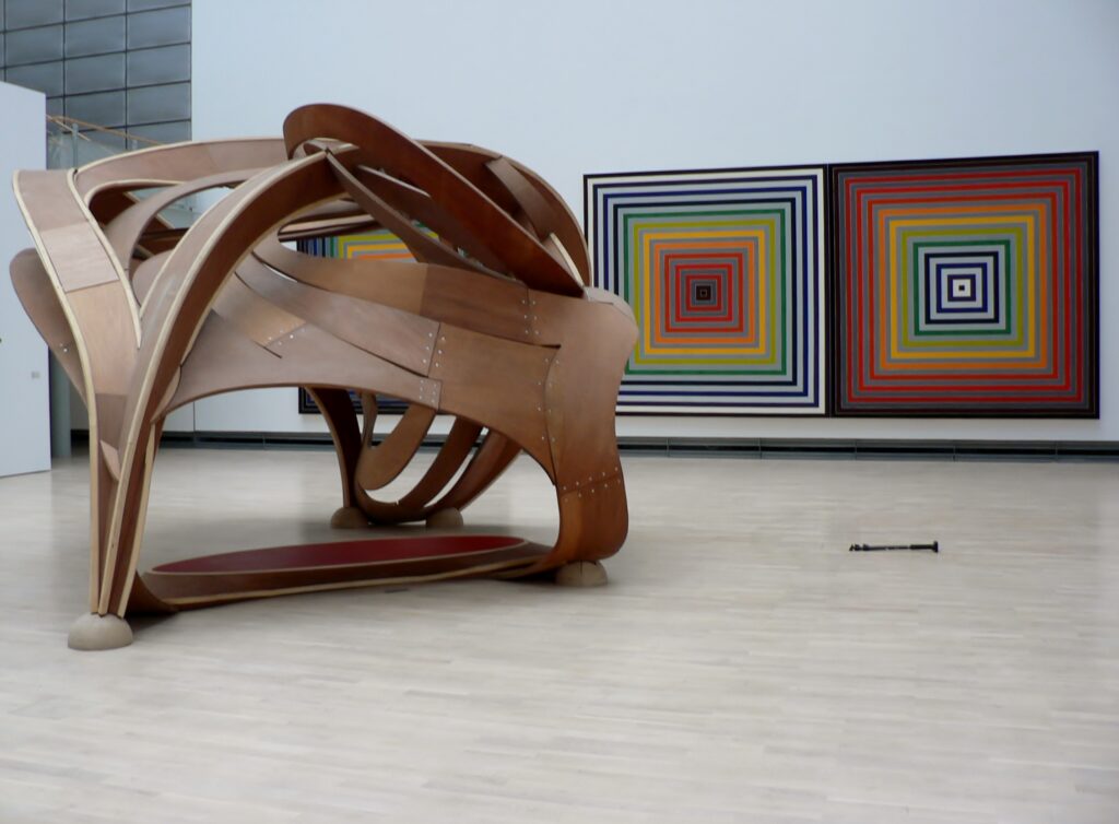 Frank Stella, Die Retrospektive, Werke 1958-2012, Kunstmuseum Wolfsburg, 2012-2013. Foto © Urszula Usakowska-Wolff