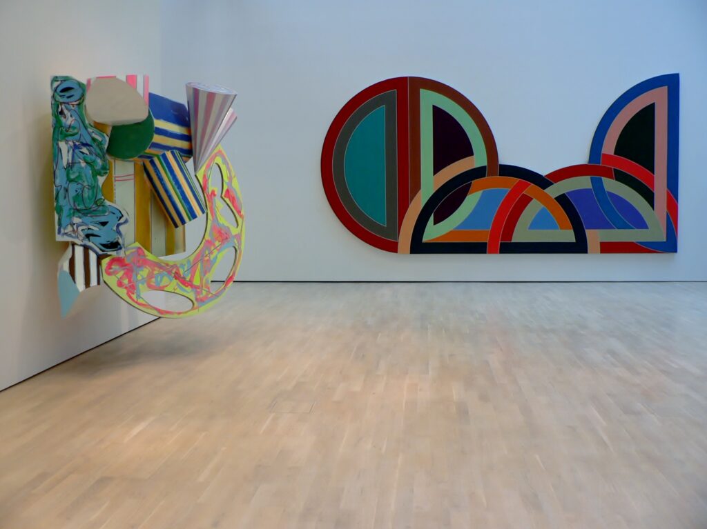 Frank Stella, Installationsansicht, Retrospektive, Kunstmuseum Wolfsburg 2012-2013. Foto © Urszula Usakowska-Wolff