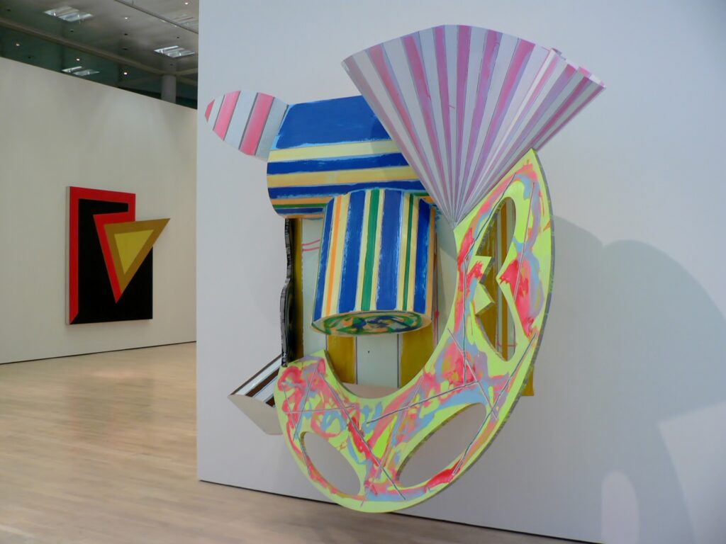 Frank Stella, Installationsansicht, Retrospektive, Kunstmuseum Wolfsburg 2012-2013. Foto © Urszula Usakowska-Wolff
