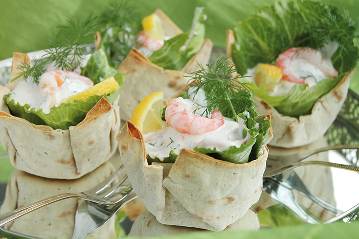 Tunnbrödskorgar med räksallad (4 portioner)