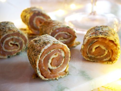 omelet rolletjes met gerookte zalm