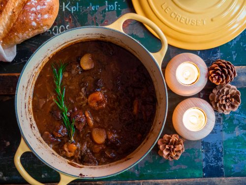 hertenstoofvlees met speciaalbier en abrikozen