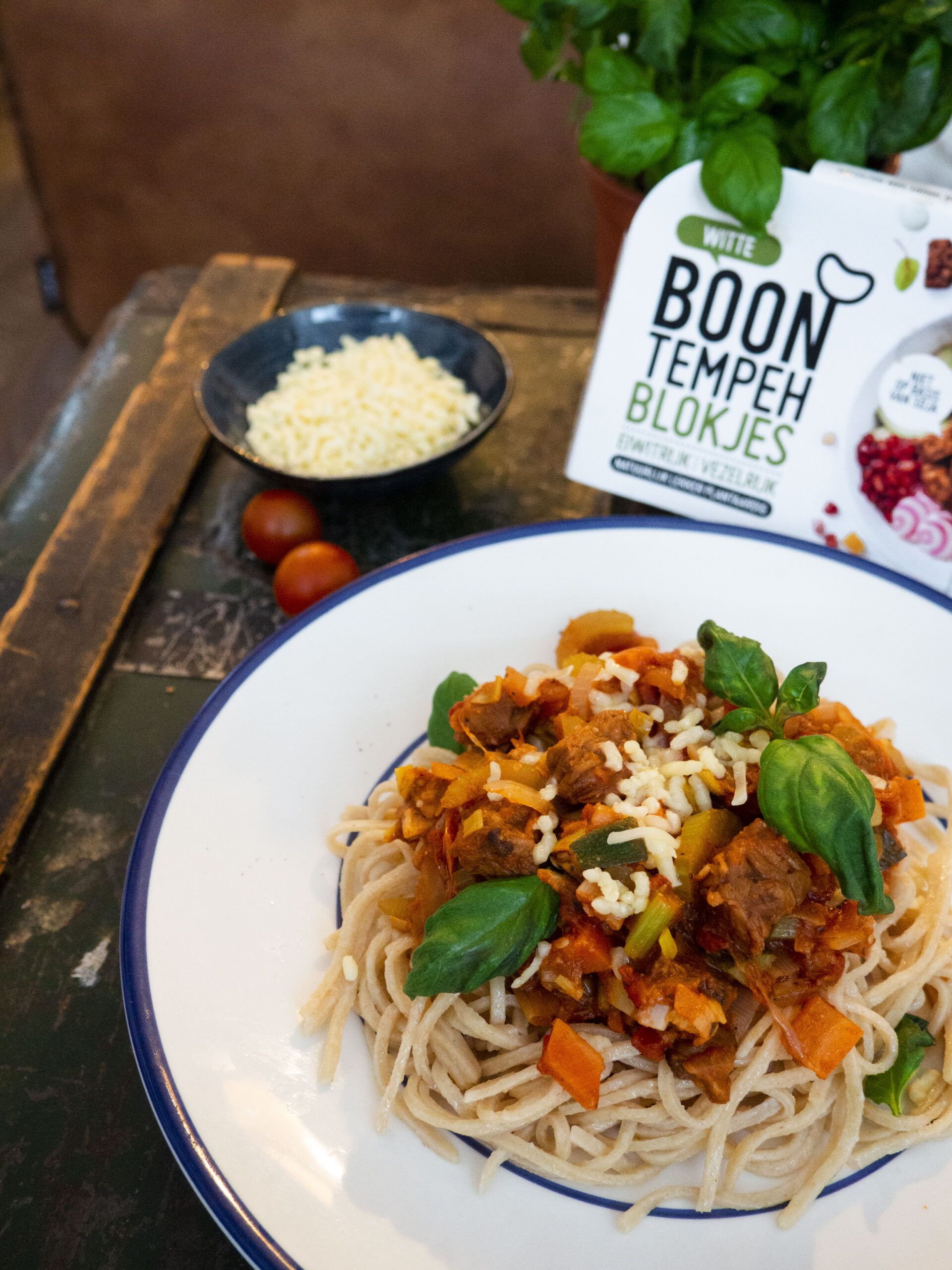 Vegetarische spaghetti bolognese met BOON tempeh blokjes