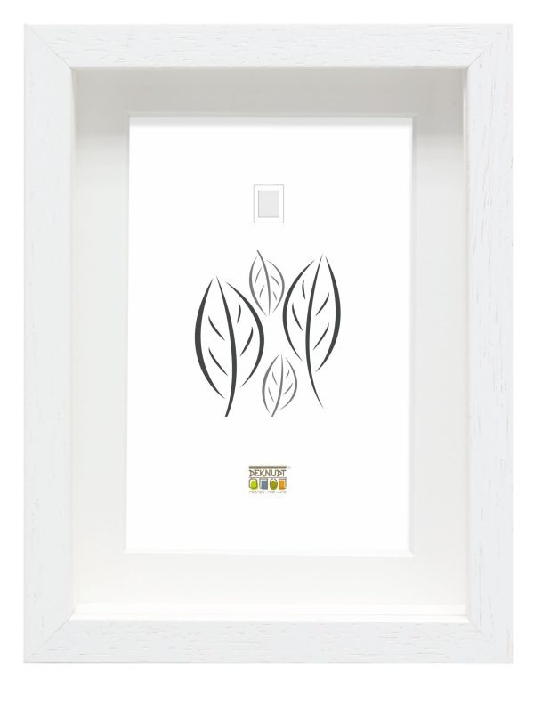 Cadre blanc en bois pour encadrer des objets