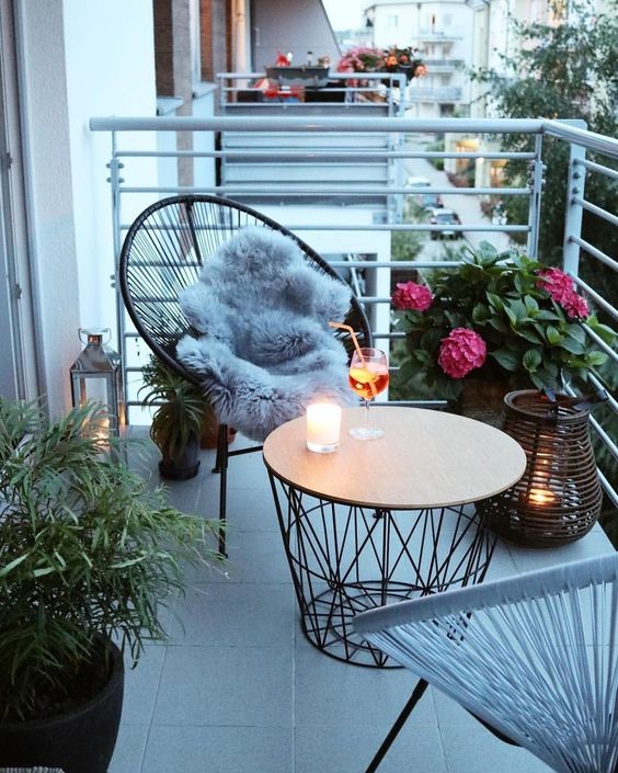 How to decorate a hygge balcony and not die in the attempt 08