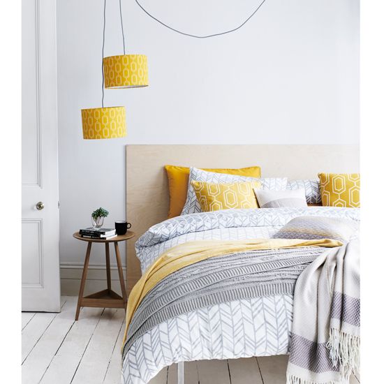 How to give a spring look to your bedroom in few steps 12