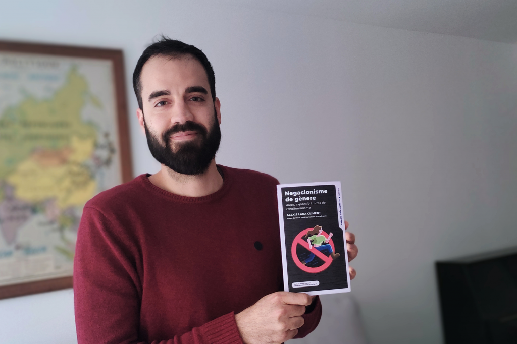 Alexis Lara, autor de «Negacionisme de gènere. Auge, expansió i mites de l'antifeminisme».