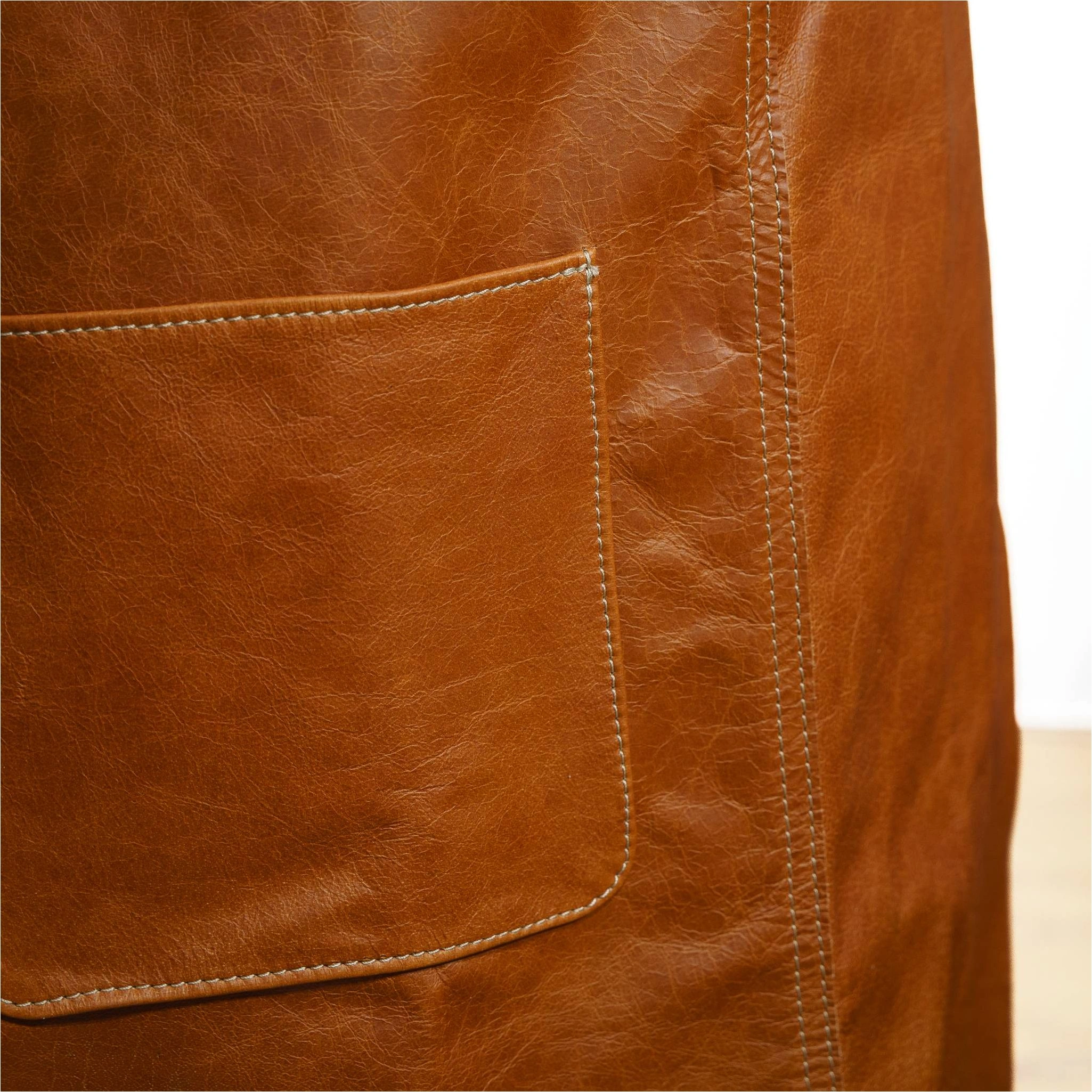 Leather-apron-pocket-closeup-cognac