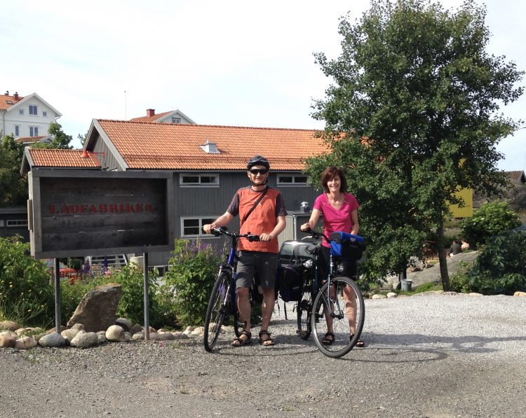 cyclist leaving the B&B