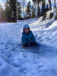 Full fart i enda backen med snö