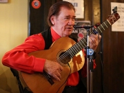 flamenco-guitar-player-la-paella-tapas-bar-north-london-fiesta