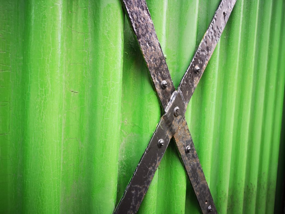 lappeteppet-grønt-vegg-dær
