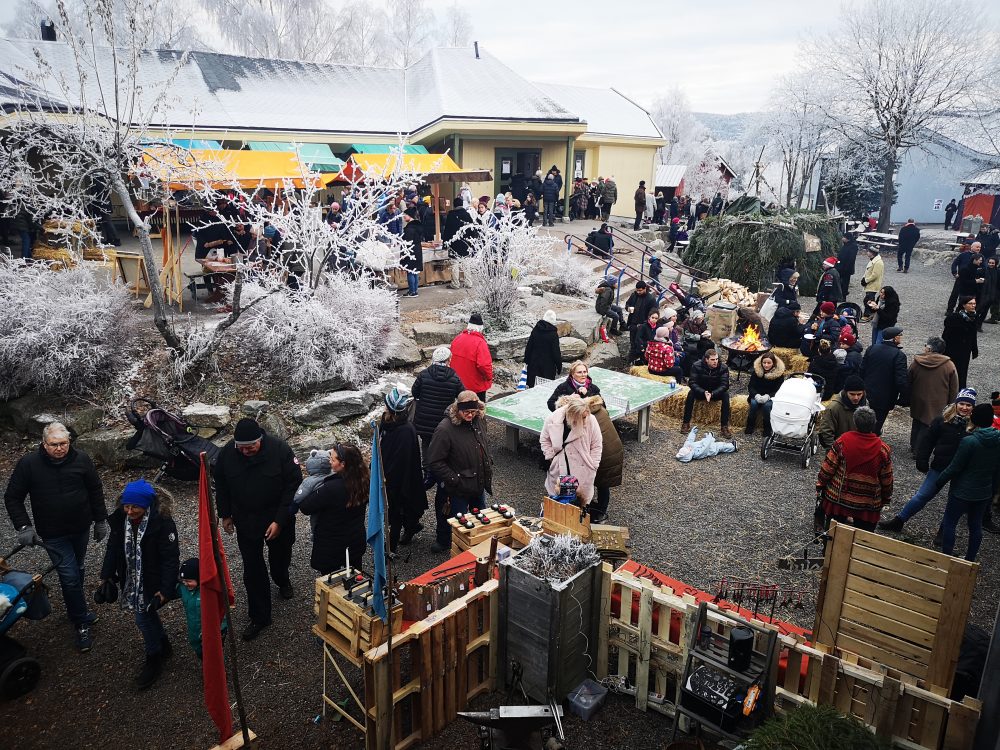 lappeteppet-julemarked-lørenskog-steinerskolen-oversiktsbilde