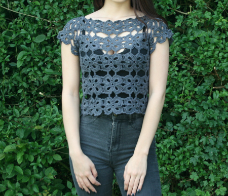 blouse au crochet portée