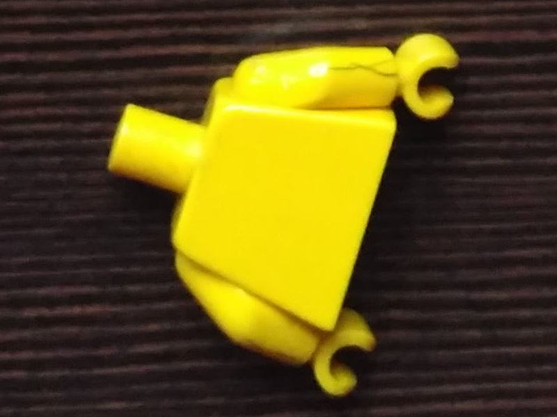 Arreglar juguetes con Sugru - Figura de Lego con los brazos rotos