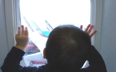 Viajar en Avión con un bebé: 23 dudas resueltas