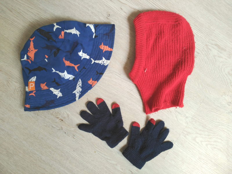 Gorros y guantes para los niños