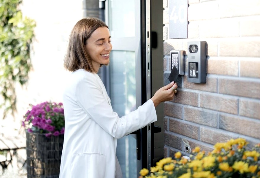 Låsesmed Frederiksberg er en låsesmedsfirma på Frb som tilbyder alt af låsesmed f.eks. elektronisk adgang som billedet viser