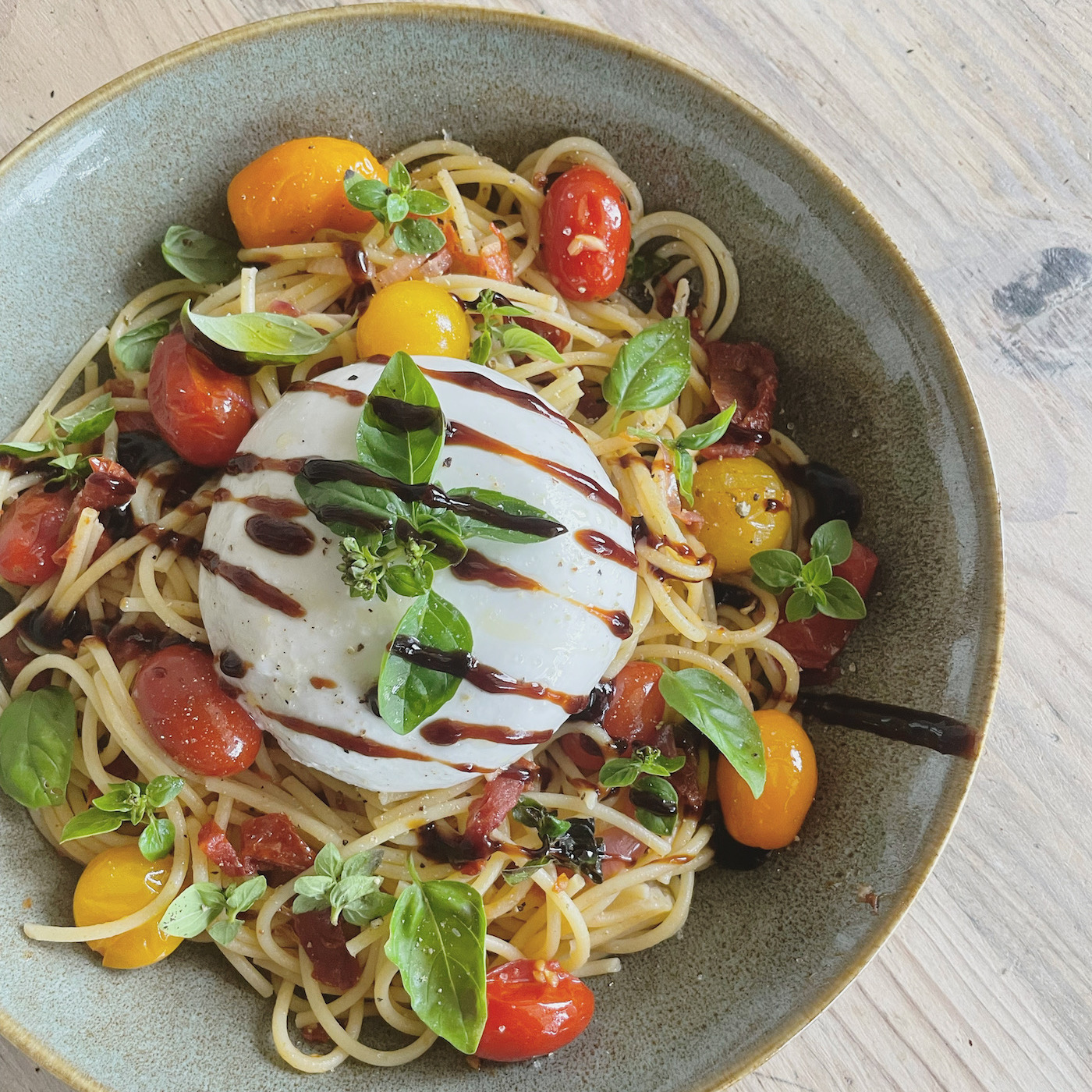 Spaghetti burrata