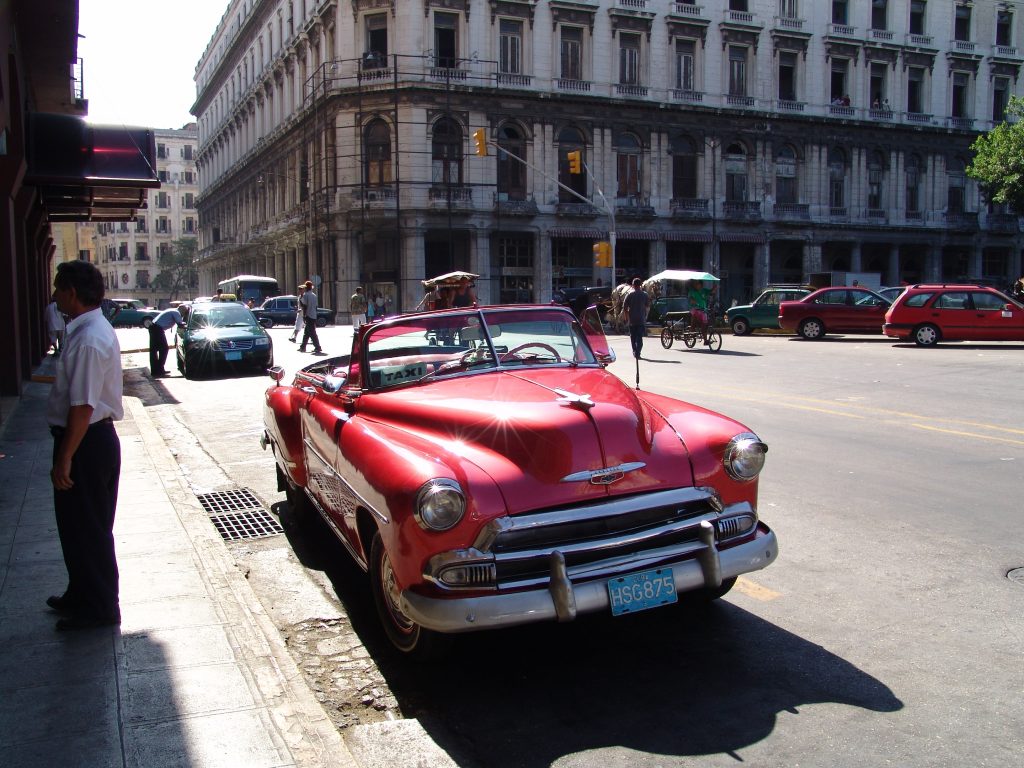 LatinA Tours Kuba Havana - Street, Car, Colonial, Buildings, City, Tour, Cuba