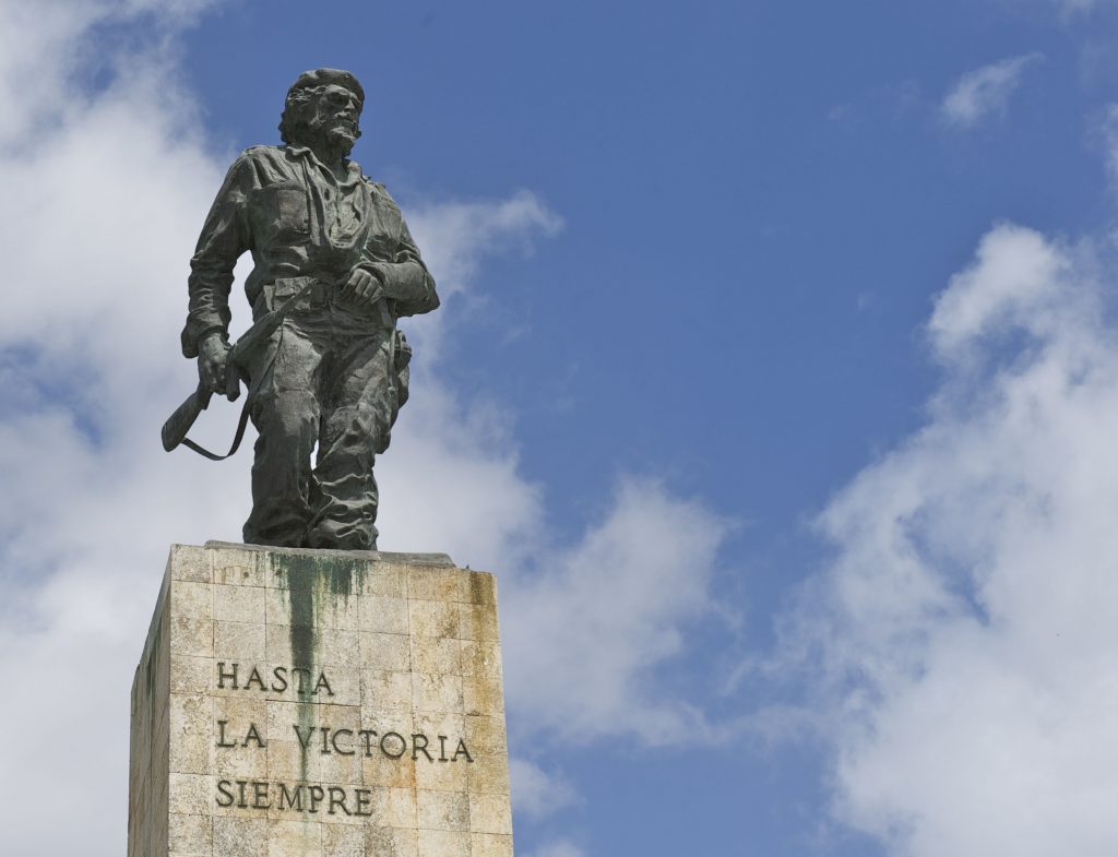 LatinA Tours Kuba Santa Clara - Che Guevara Monument, City, Tour, Excursion, Mask
