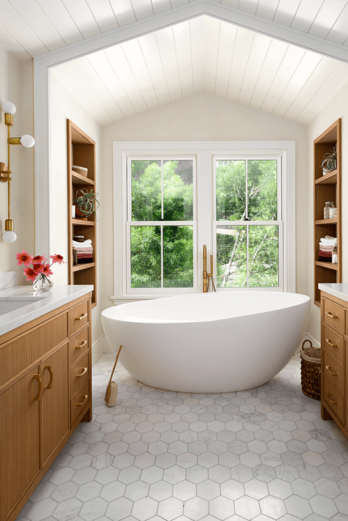 a serene bathroom setting, Nozawa emphasizes the importance of self-care without the intrusion of technology