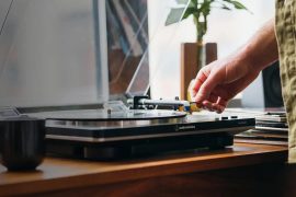 Audio-Technica AT-LP70X: Fully Automatic Belt-Drive Turntable for Beginners