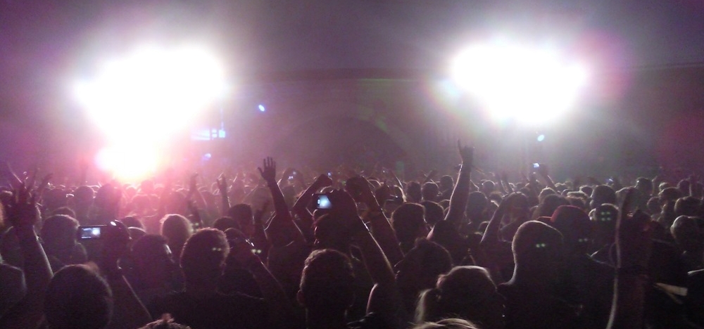 Bühnenlicht blendet auf, letzer Song