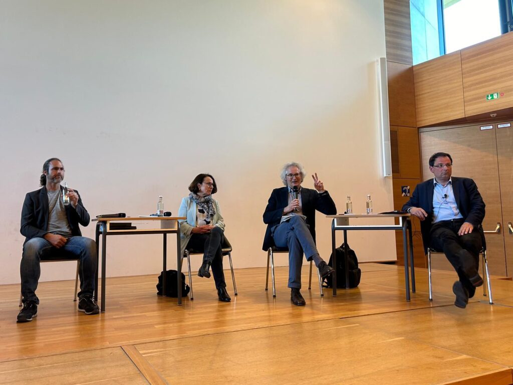 Politische Bildung an der Uni Regensburg – Talkrunde über Migration