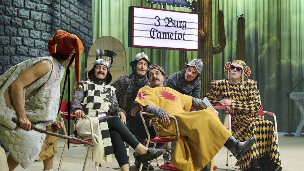 Die Ritter der Tafelrunde lachen Parzival aus © Tom Neumeier Leather