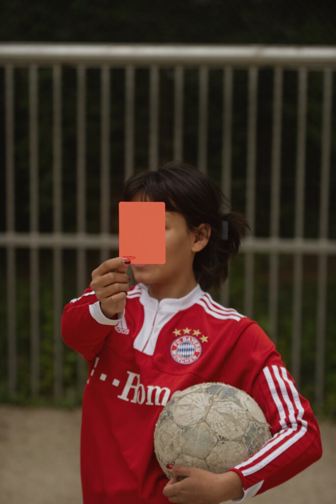 Auf Männer pfeifen: Alltagssexismus gegen Schiedsrichterinnen im Fußball