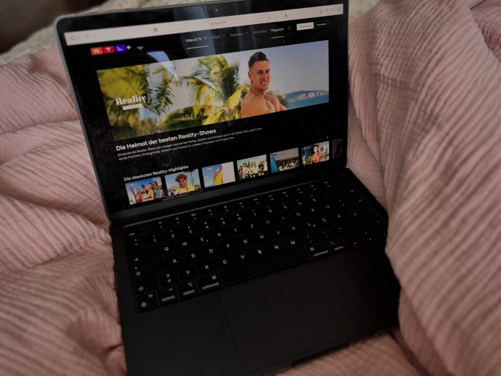 Zwischen Fremdscham und Frauenbild: Wie Trash-TV das Patriarchat füttert