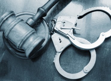 Arizona maman, grand-mère accusée de garder un adolescent spécial en cage avant sa mort Arizona maman, grand-mère accusée de garder un adolescent spécial en cage avant sa mort