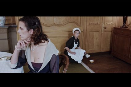 Pauline Paris dévoile la vidéo de La Domestique extrait de ses Déjeuner(s) du Matin