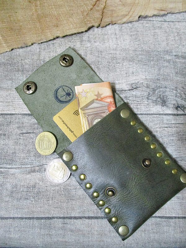 Portemonnaie Wallet graugrün genietet Karabiner - MONDSPINNE® Ledertaschenmanufaktur